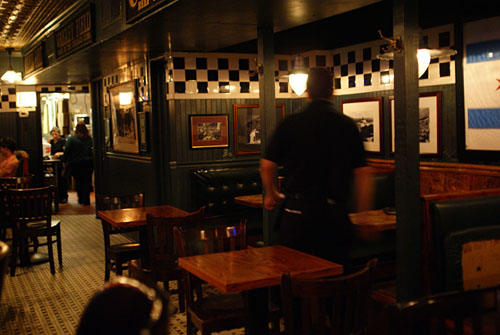 Pizzeria Uno Interior